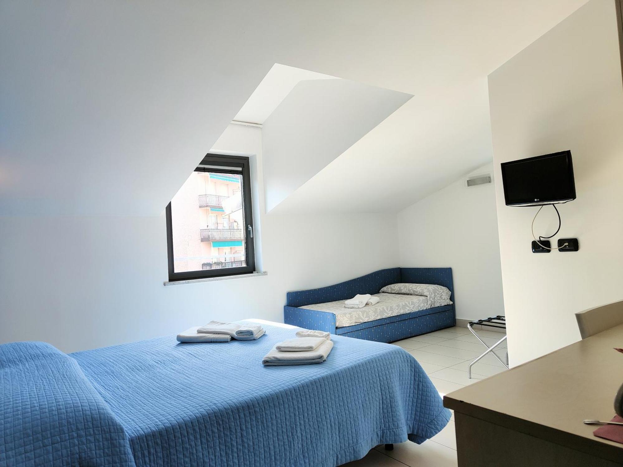 Rooms&Apartments Hotel Danci Borghetto Santo Spirito Esterno foto
